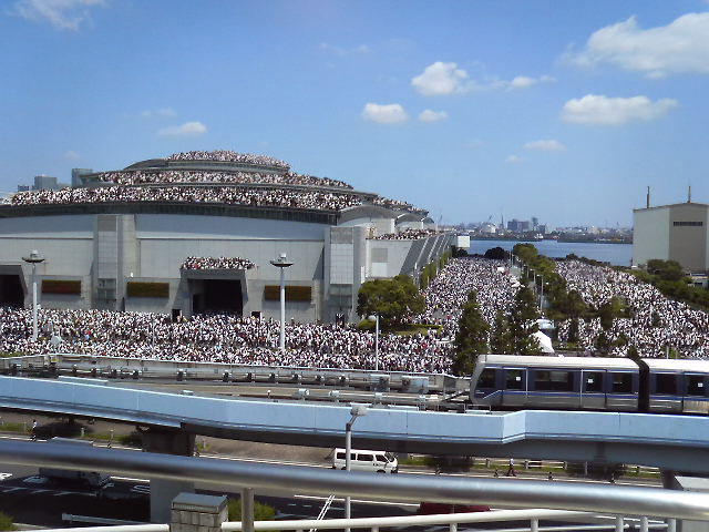 comiket_76_day_3_crowd